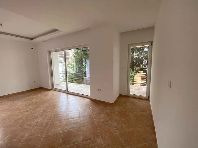 Apartments mit zwei Schlafzimmern in einem ruhigen Teil von Tivat